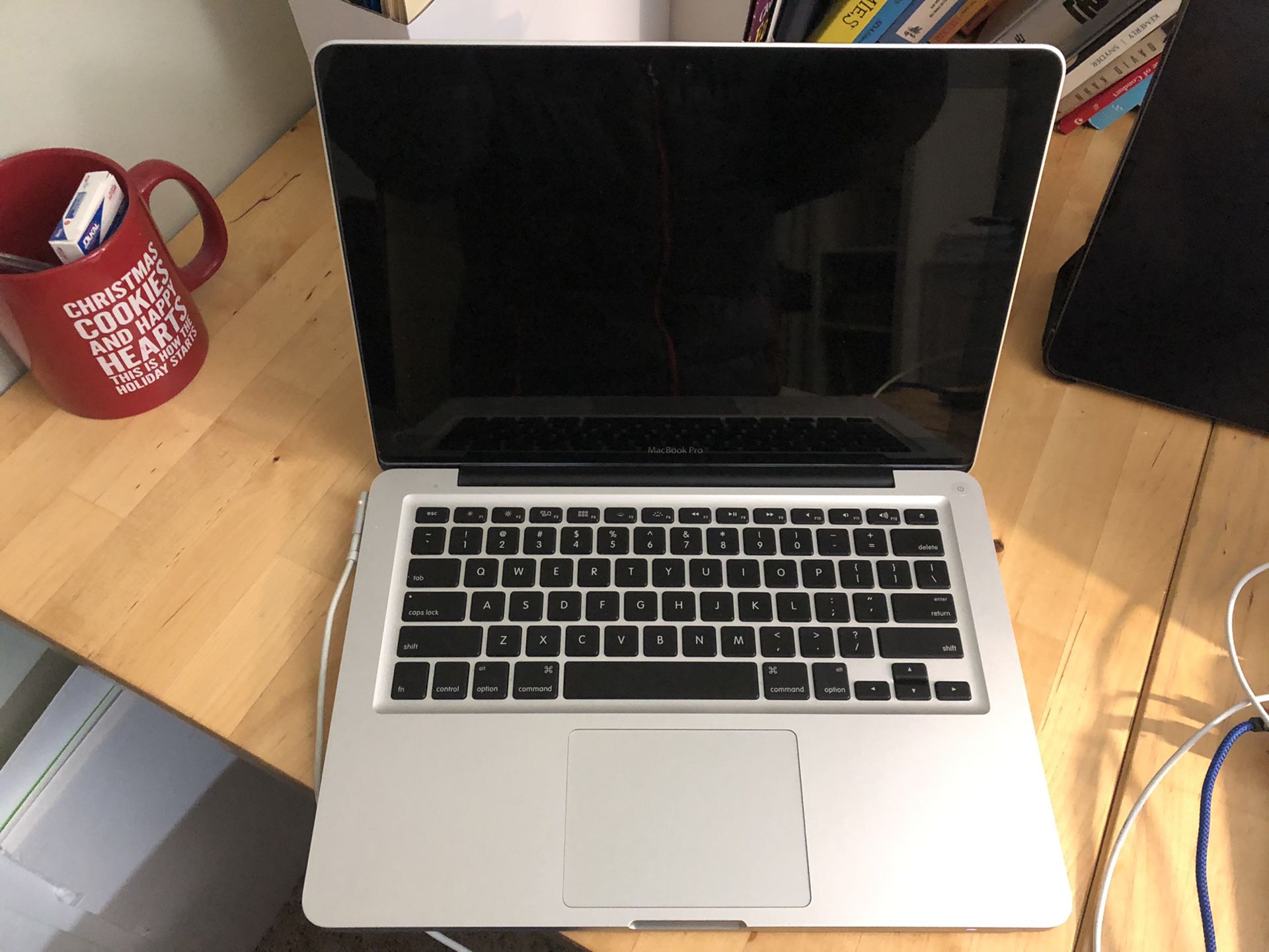 MacBook Pro Mint condition 2011 2.4Ghz core i5 +500gb +16g memory