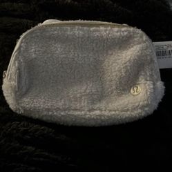 Lululemon Everywhere Belt Bag