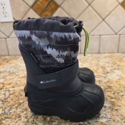 Kids Winter Snow boots sz 8 Columbia