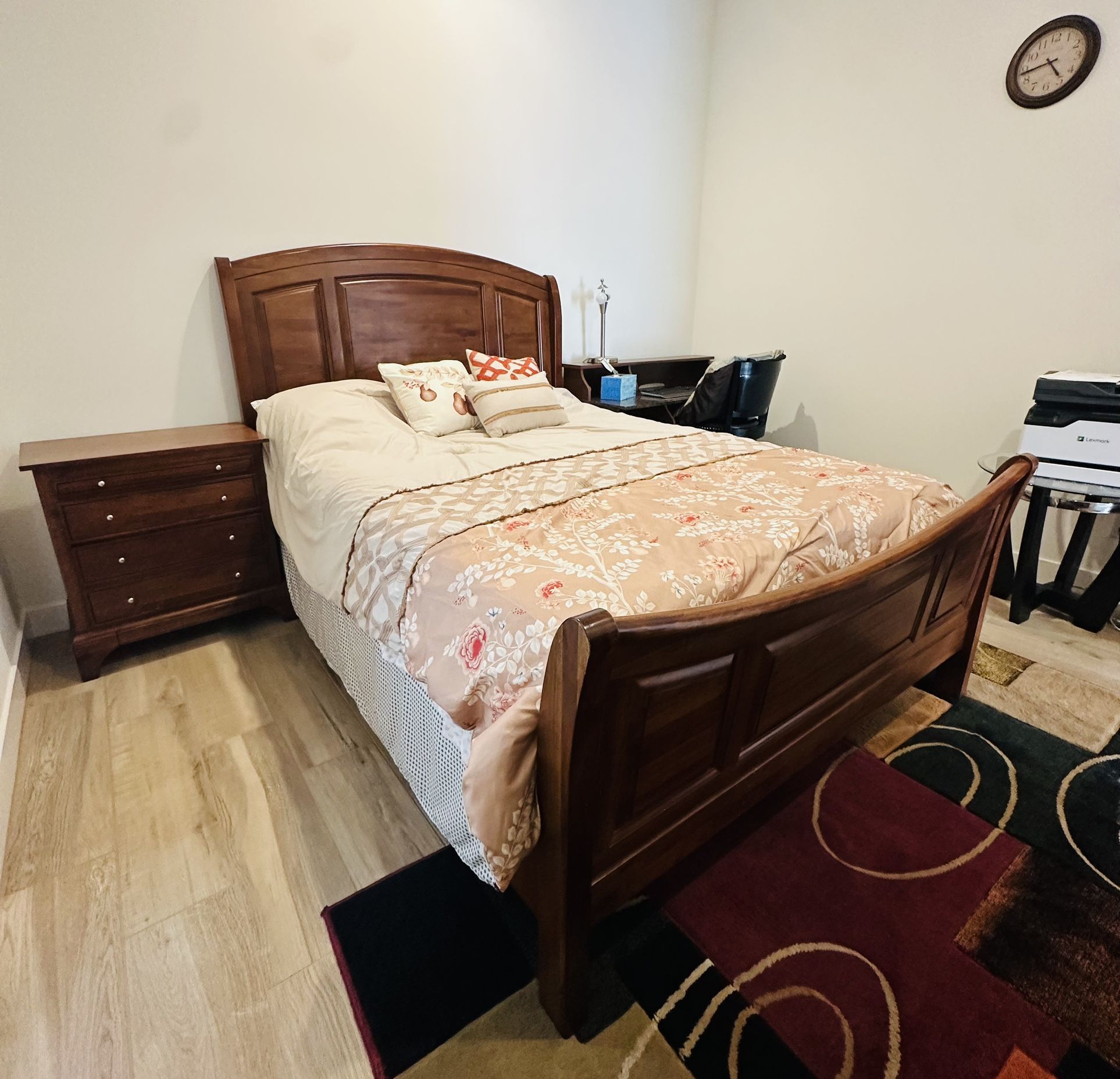 Queen Bedroom Set- $350