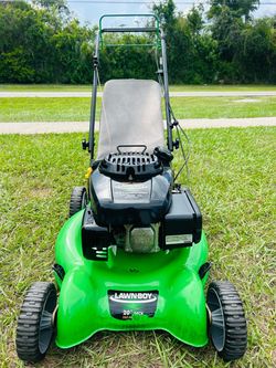 Machine for the yard Self-Propelled Lawn Mower