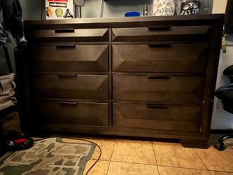 8 drawer dresser