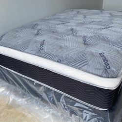 Queen Euro Bamboo Orthopedic Pillow Top!!