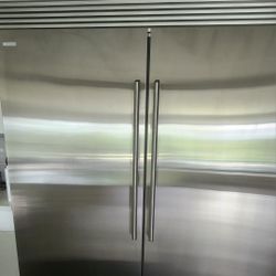 Electrolux Built-In Upright Freezer (Model EL32AF80QSE)