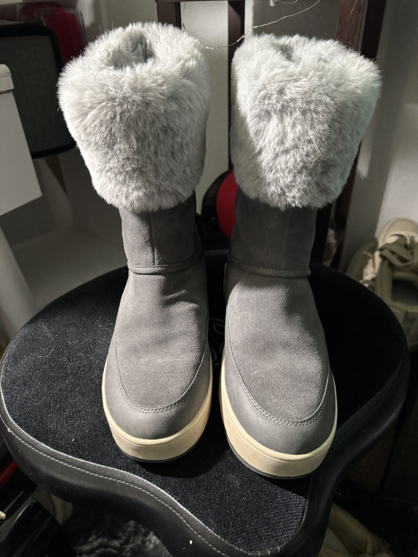 Koolaburra By UGG/Tynleeboots In Grey With A Faux Fur Cuff