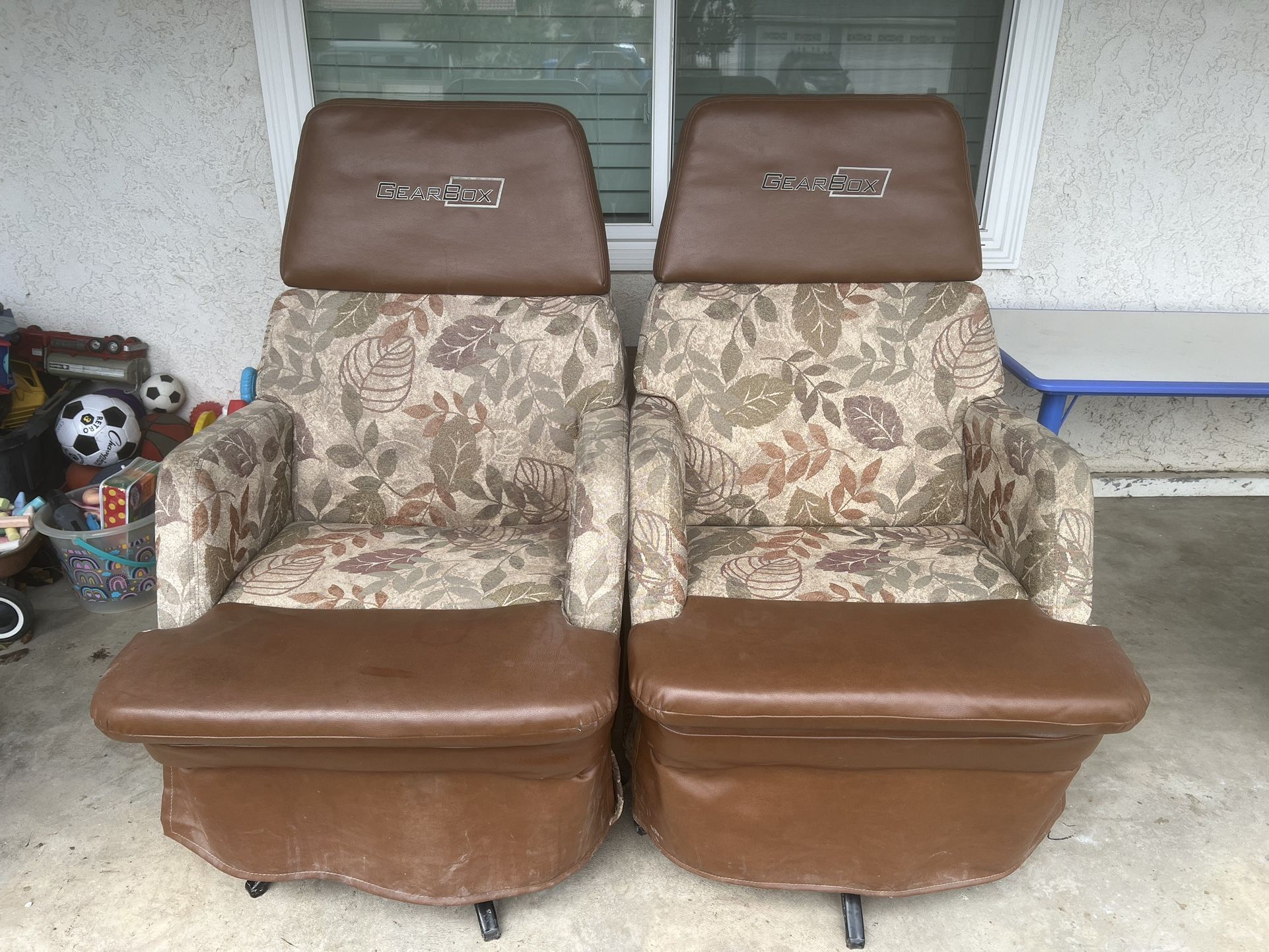 Gear Box Trailer Chairs