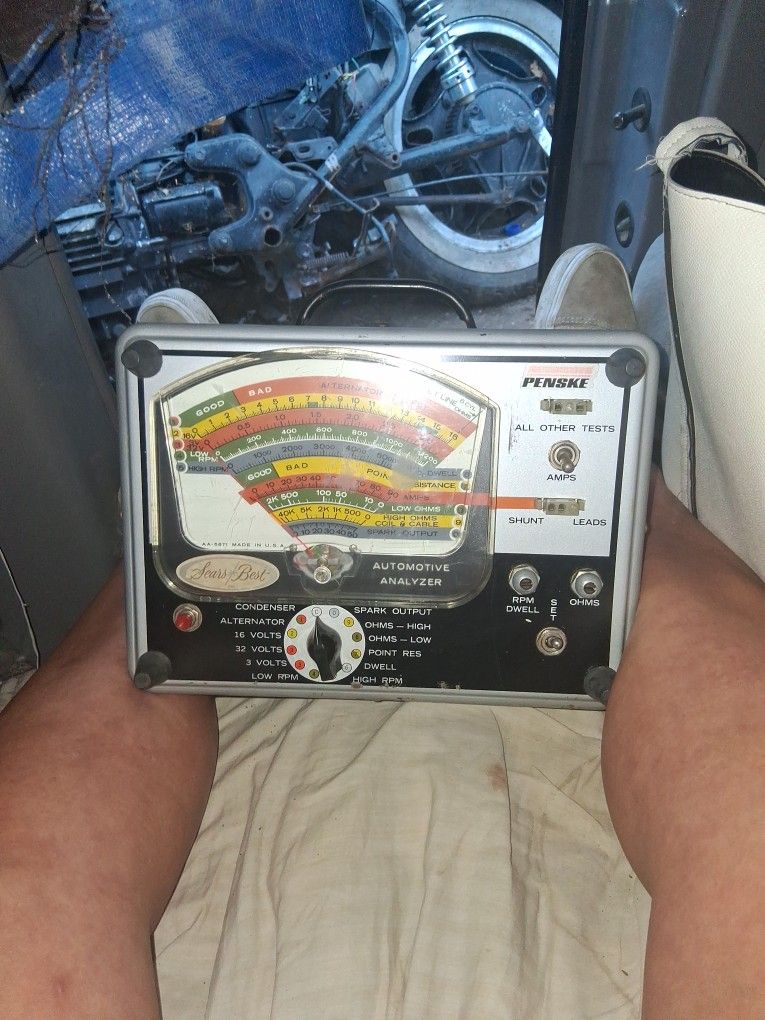 VINTAGE PENSKE AUTOMOTIVE ANALYZER