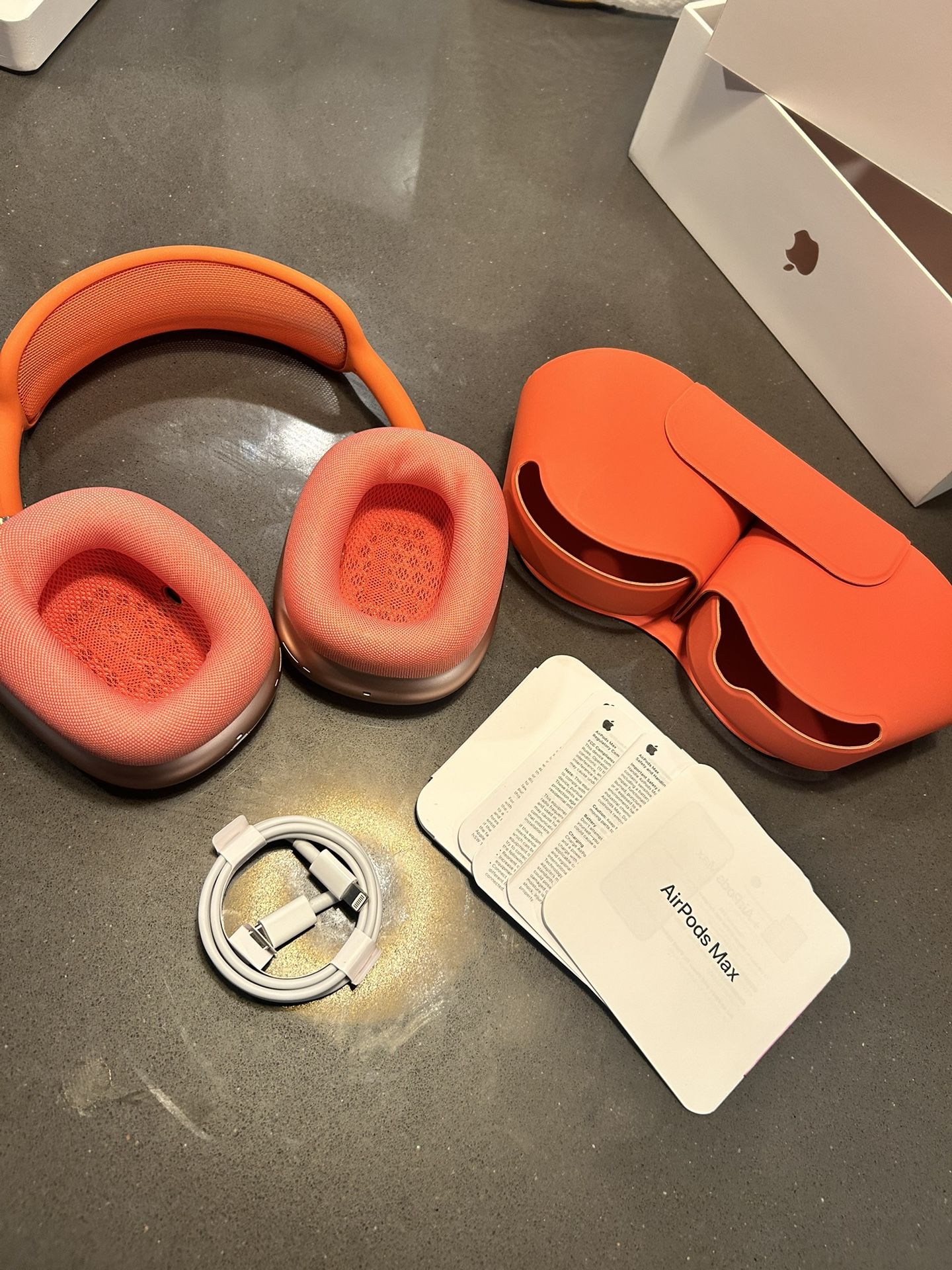 AMAZING CONDITION RED AIRPOD MAX !!