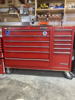 A&P Mechanics WATERLOO, Red tool box  5’L x 18“D x 43” H