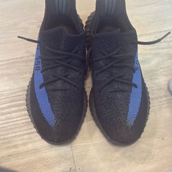 yeezy dazzling blue size 11 no box