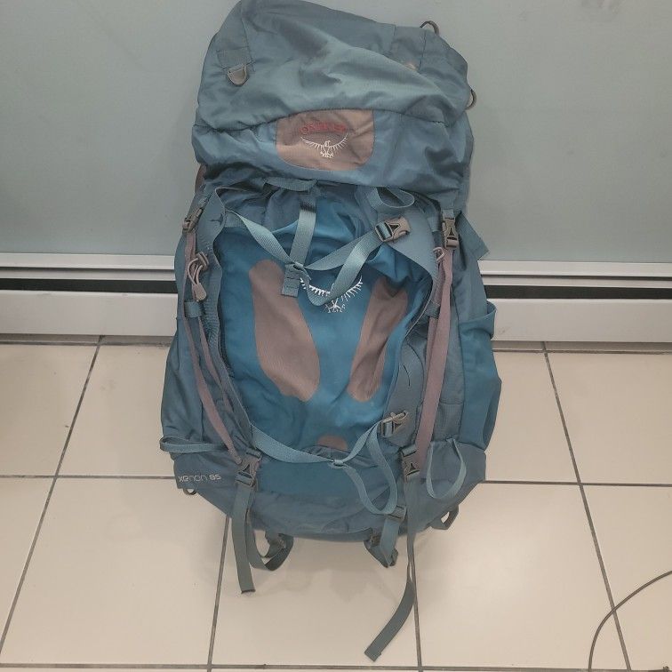 Osprey Xenon 85 L Women’s Backpack Pacific Turquoise Blue medium Belt