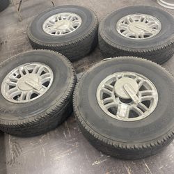 Use Hummer H3 stock wheel and tire