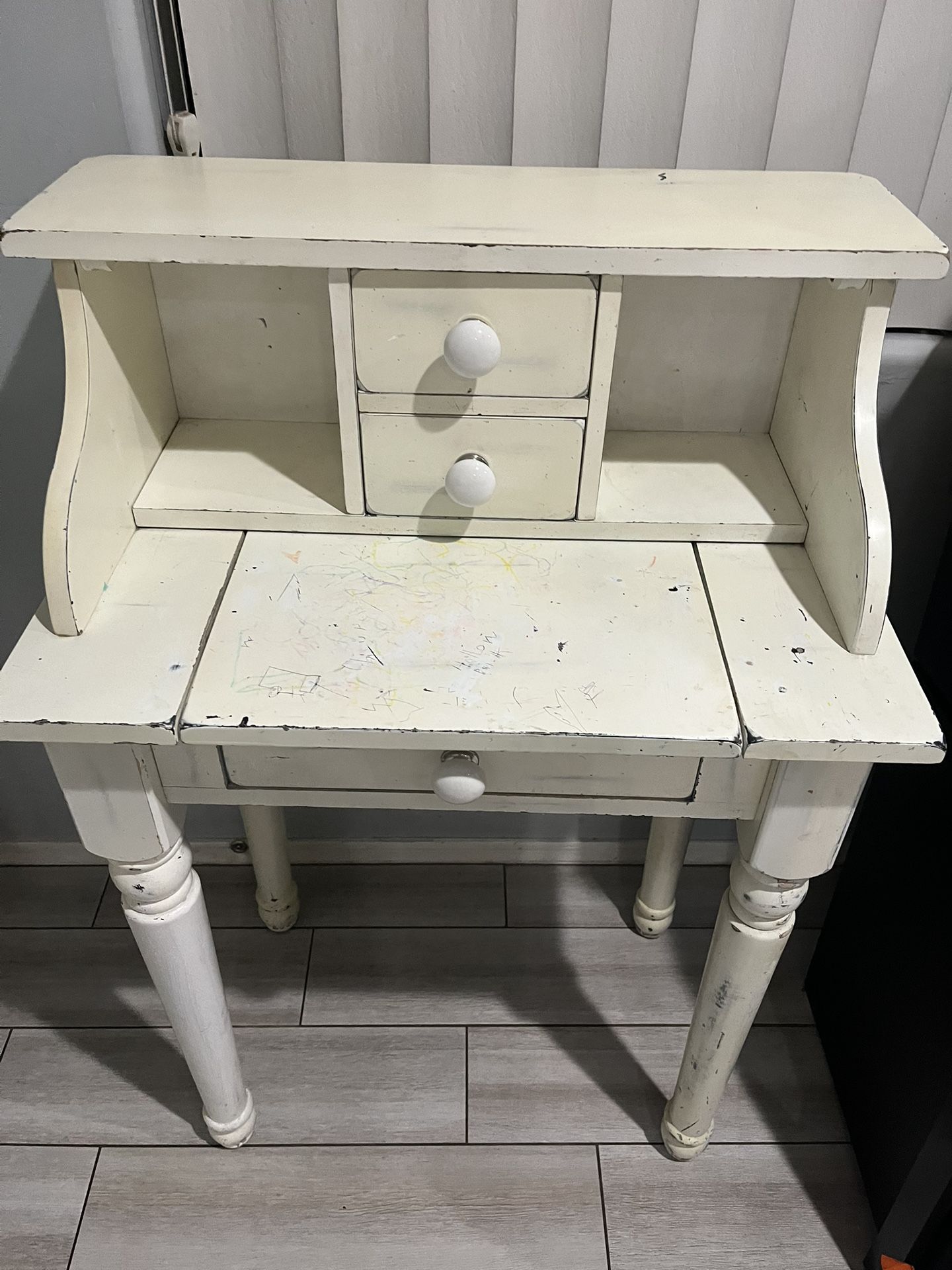 antique style desk