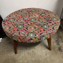 Colorful Embroided Round Seat/tabld 