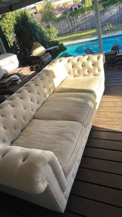 Universal white couch