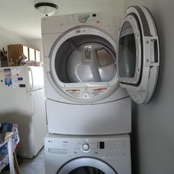 LG WASHER AND DRYER STACK