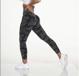 Black Camo NVGTN leggings