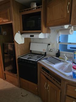 5TH WHEEL RV TRAILER