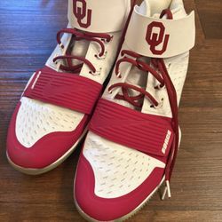 Size 13 Sample Jordan Oklahoma University Force Turf Mid Shoe
