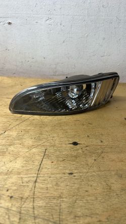 2004 - 2009 LEXUS RX330 RX350 FRONT LEFT BUMPER FOG LIGHT LAMP 812200E010 OEM