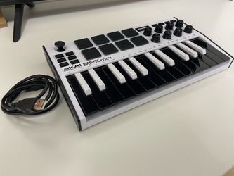 Akai MPK Mini – MIDI Keyboard Controller (Like New)