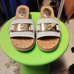 Sandles 
