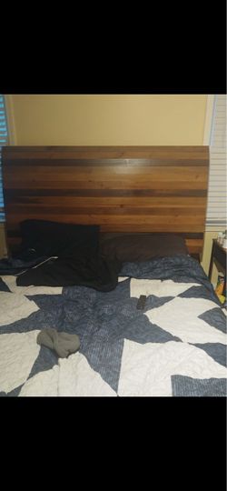 Queen bed, 2 piece dresser set
