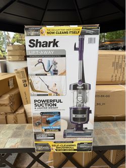 Shark Lift-Away with Powerfins, Self-Cleaning Brushroll Bagless Pet Upright Vacuum Cleaner with HEPA Filter