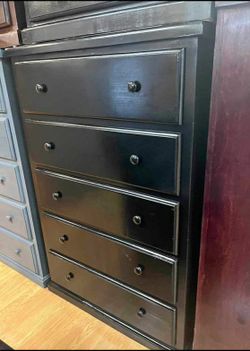 Five Drawers Jumbo Dresser 