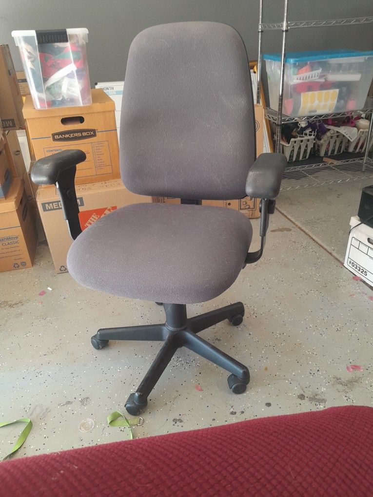 Adjustable Rolling Office Chair