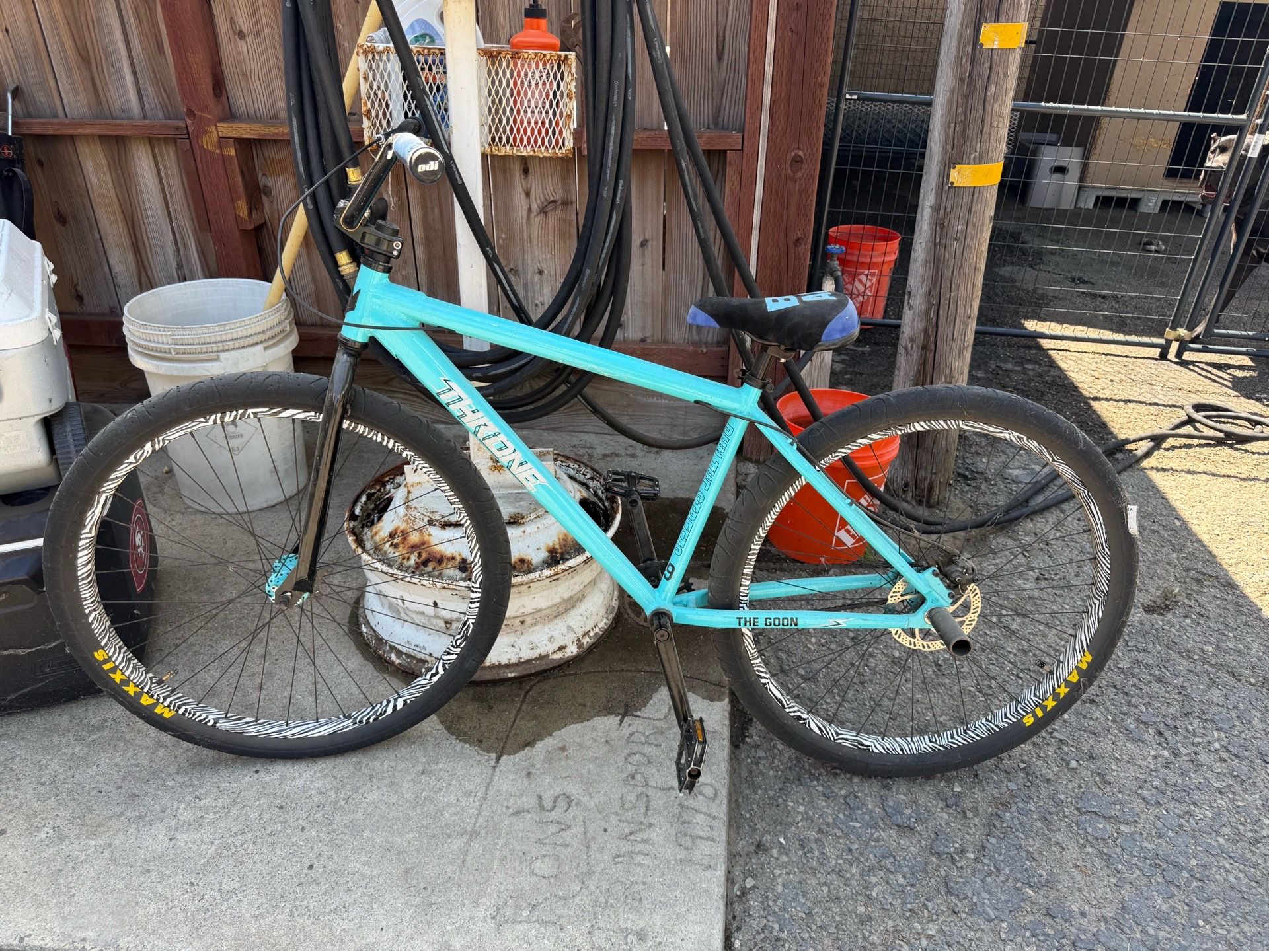 SC Bike - Specialized The Goon Dirt Jumper Bike – Great Condition
