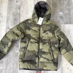 Nike ThermaFit Windrunner Insulated Puffer Jacket Green Camo DQ4935-222 Men Sz S