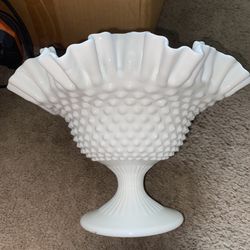 Vintage Hobnail Fan Style Vase