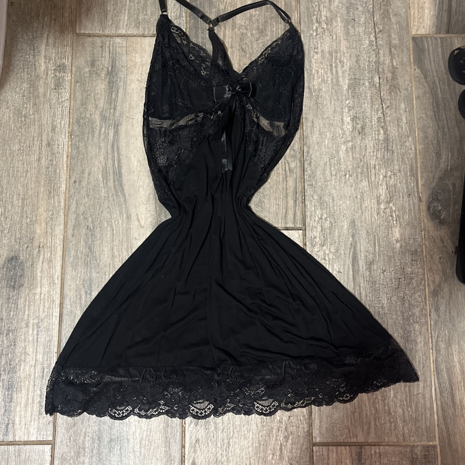 Beautiful black lace dress size m