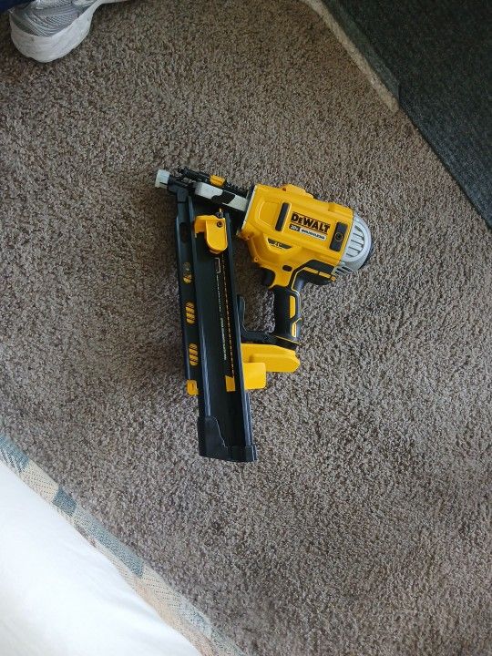 Pistola de clavos para cerco NUEVA