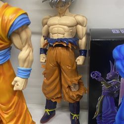 Goku Dragon Ball Z Collectible !!!