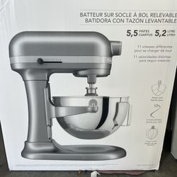 5.5 Qt Kitchen aid Mixer