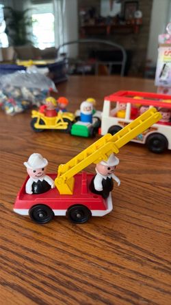Vintage Fisher Price  Little People Fire Engine