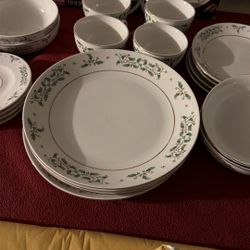 Gibson HolidayCharm 20-Piece Dinnerware Set