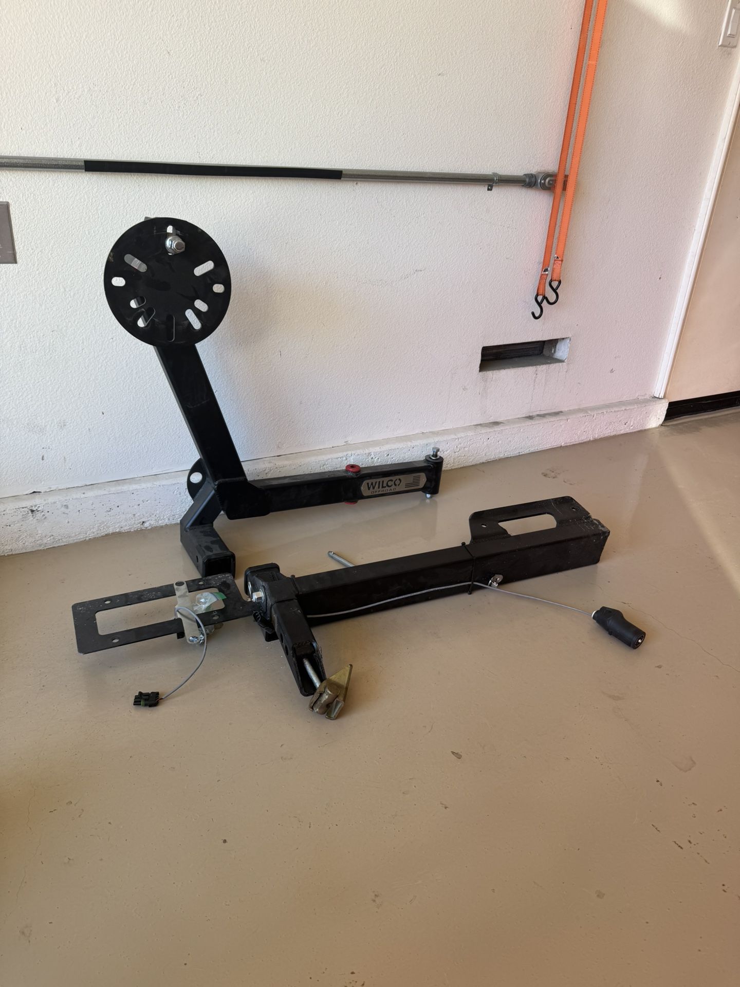 Wilco Hitchgate Solo - Spare Tire Carrier Swing Arm