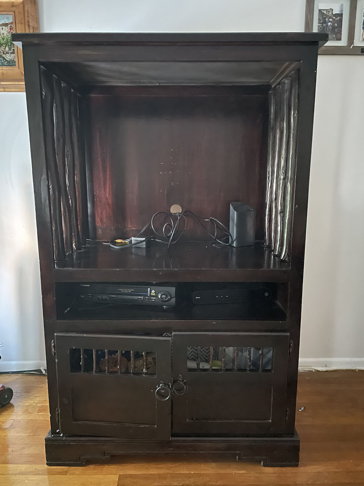 SOLID WOOD TV STAND 