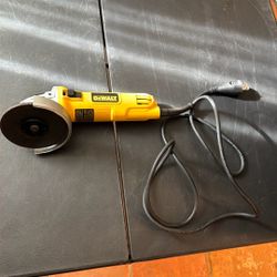 Dewalt 4-1/2’’ Small Angle Grinder With One - Touch Guard 