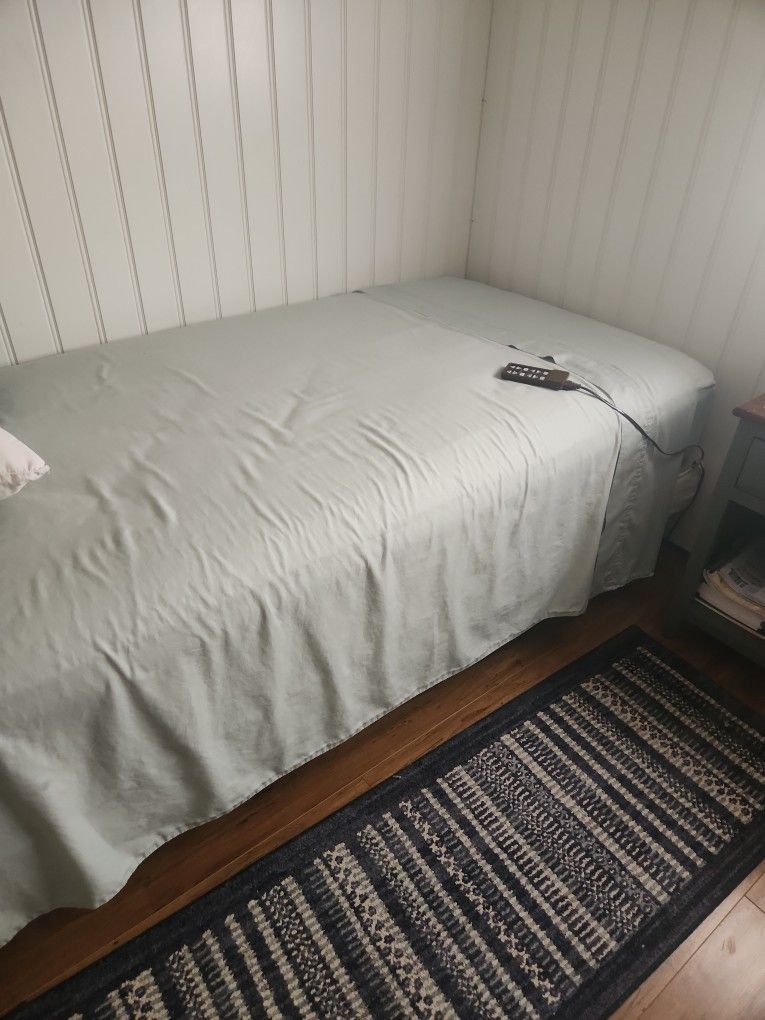Gently Used Twin Craftmatic Bed w/Massage