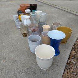 Lot Of 40 Vases And Pots - Various Shapes, Colors And Materials 