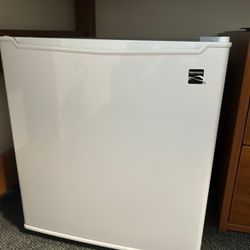 Mini Fridge Need Gone ASAP 