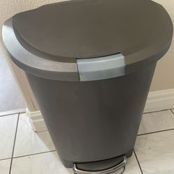 Simplehuman Trash Can 