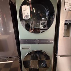 LG ThinQ WashTower In Forest Green