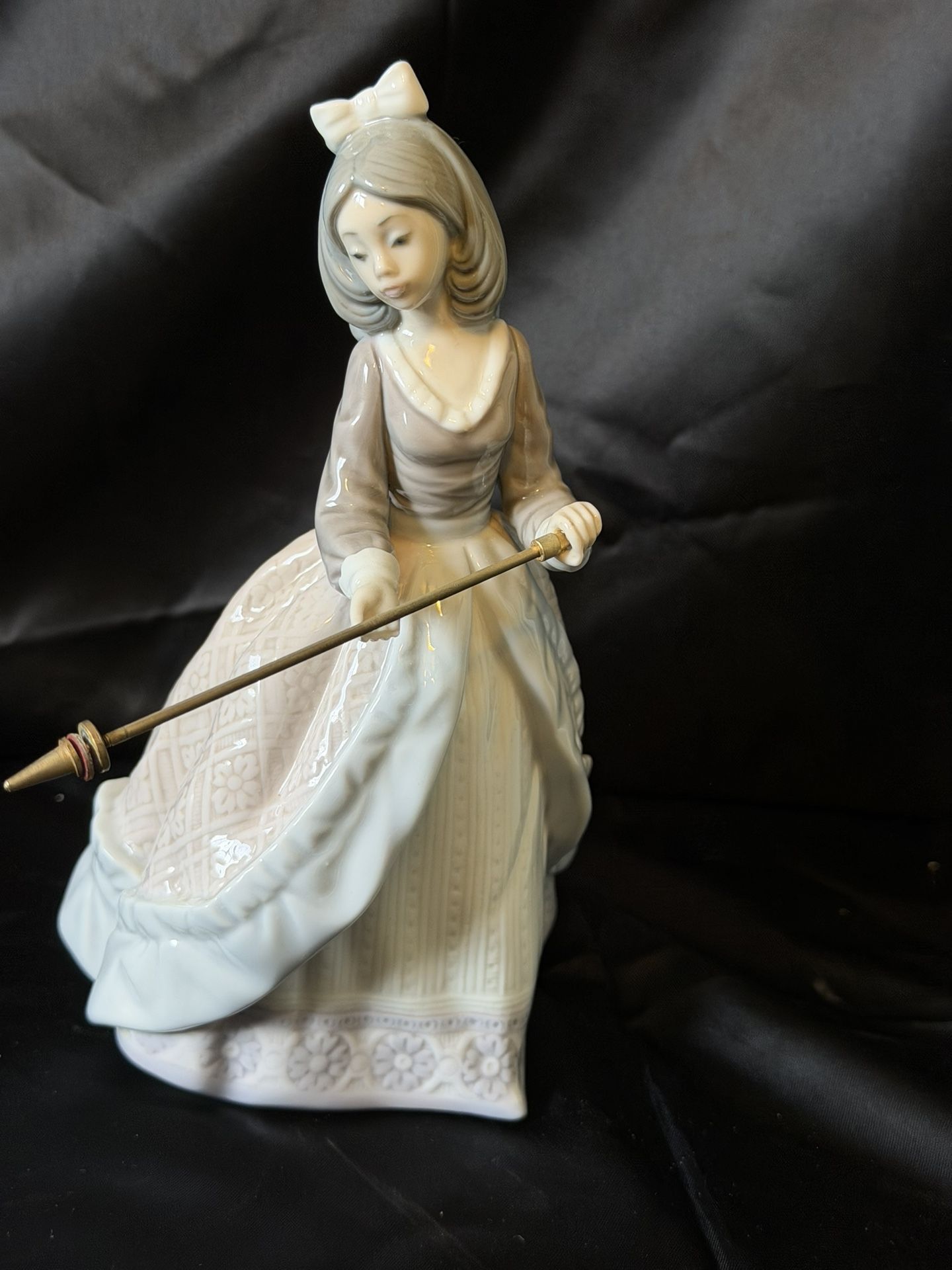 値下げ　LLADRO 1983年　アンティーク Lladro Jolie Retired 1983 Collectible Figurine #5210
