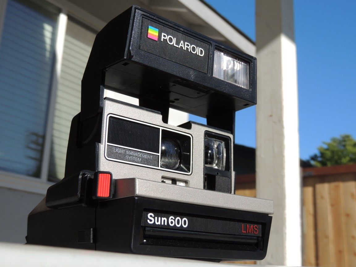 Vintage Polaroid Sun 600 Film Camera