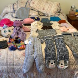 SLIPPERS,:::GLOVES :::; HATS.     Chino, ca